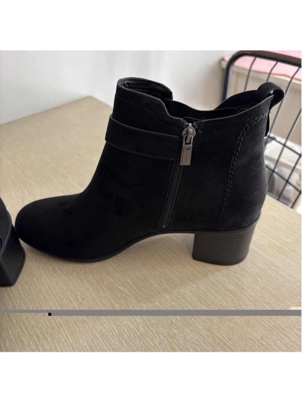 Kenneth Cole Blk Suede Ankle Boots Women 9.5 Block Heel Buckle Strap 1167